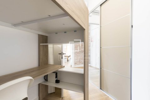 3 bedrooms apartment for sale in Barcelona, Catalonia, Spain № 7127 - photo 12