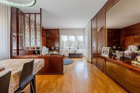 Villa de 5 dormitorios en venta en Sant Just Desvern, Barcelona, Cataluña, Spain № 7131 - foto 6