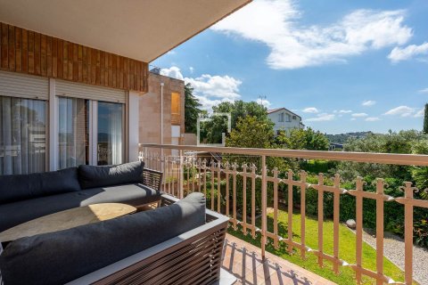 Villa de 5 dormitorios en venta en Sant Just Desvern, Barcelona, Cataluña, Spain № 7131 - foto 10
