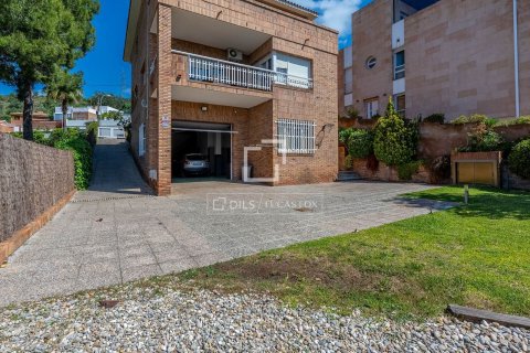 Villa de 5 dormitorios en venta en Sant Just Desvern, Barcelona, Cataluña, Spain № 7131 - foto 8