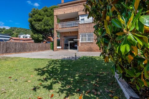 Villa de 5 dormitorios en venta en Sant Just Desvern, Barcelona, Cataluña, Spain № 7131 - foto 16