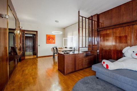 Villa de 5 dormitorios en venta en Sant Just Desvern, Barcelona, Cataluña, Spain № 7131 - foto 25