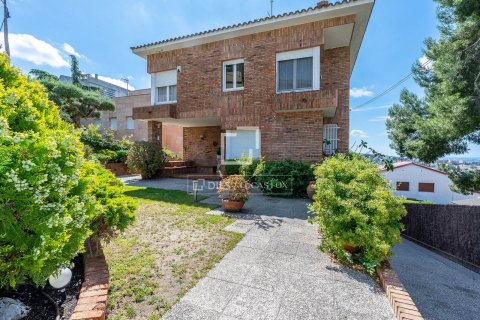 Villa de 5 dormitorios en venta en Sant Just Desvern, Barcelona, Cataluña, Spain № 7131 - foto 15