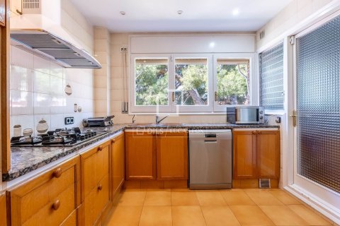 Villa de 5 dormitorios en venta en Sant Just Desvern, Barcelona, Cataluña, Spain № 7131 - foto 24