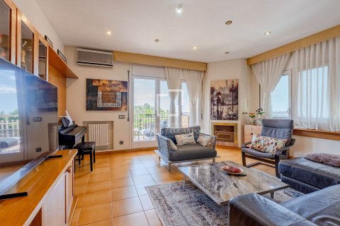 Villa de 5 dormitorios en venta en Sant Just Desvern, Barcelona, Cataluña, Spain № 7131 - foto 7