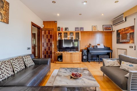Villa de 5 dormitorios en venta en Sant Just Desvern, Barcelona, Cataluña, Spain № 7131 - foto 2