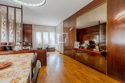 Villa de 5 dormitorios en venta en Sant Just Desvern, Barcelona, Cataluña, Spain № 7131 - foto 5