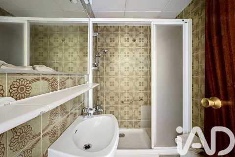 Casa adosada de 5 dormitorios en venta en El Masnou, Barcelona, Cataluña, Spain № 7414 - foto 6