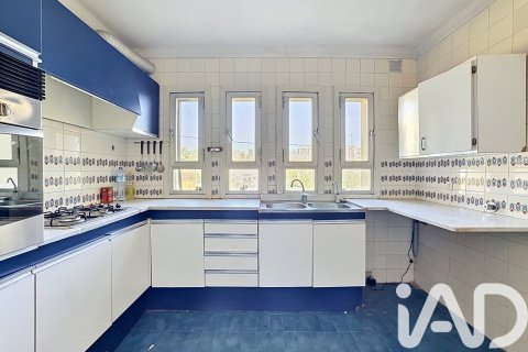 Casa adosada de 5 dormitorios en venta en El Masnou, Barcelona, Cataluña, Spain № 7414 - foto 12