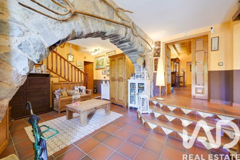 Купить дом в Амер, Испания с 6 спален, 720м², № 7412 - фото 16