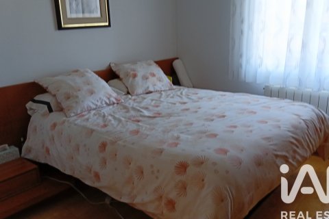 522 sq.m. villa for sale in Olot, Girona, Catalonia, Spain № 7417 - photo 11