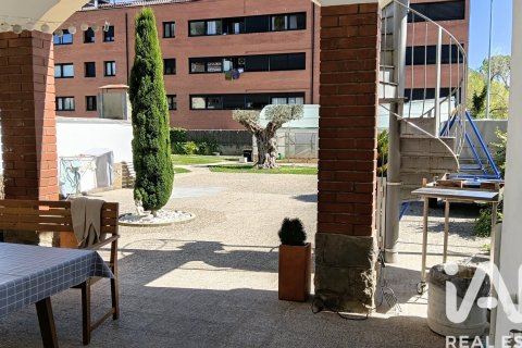 522 sq.m. villa for sale in Olot, Girona, Catalonia, Spain № 7417 - photo 25