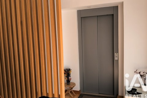 522 sq.m. villa for sale in Olot, Girona, Catalonia, Spain № 7417 - photo 14