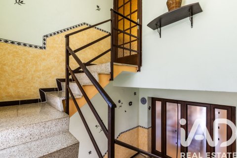 Сasa de 6 dormitorios en venta en La Roca del Vallès, Barcelona, Cataluña, Spain № 7418 - foto 10