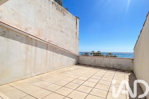 Сasa de 4 dormitorios en venta en Premia De Mar, Barcelona, Cataluña, Spain № 7413 - foto 25