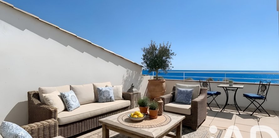 Сasa de 4 dormitorios en venta en Premia De Mar, Barcelona, Cataluña, Spain № 7413