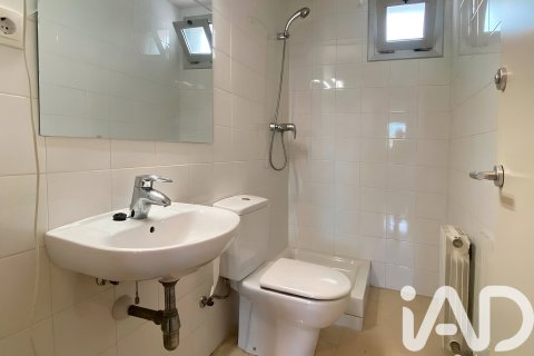 Сasa de 4 dormitorios en venta en Premia De Mar, Barcelona, Cataluña, Spain № 7413 - foto 7