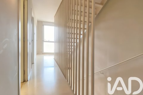 Сasa de 4 dormitorios en venta en Premia De Mar, Barcelona, Cataluña, Spain № 7413 - foto 15