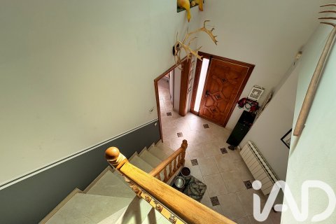 Сasa de 5 dormitorios en venta en Vallirana, Barcelona, Cataluña, Spain № 7415 - foto 17