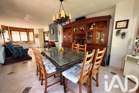 Сasa de 5 dormitorios en venta en Vallirana, Barcelona, Cataluña, Spain № 7415 - foto 28