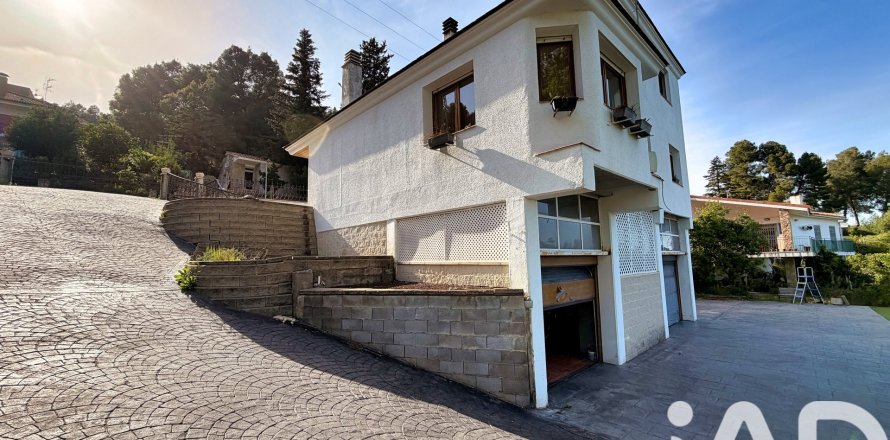 Сasa de 5 dormitorios en venta en Vallirana, Barcelona, Cataluña, Spain № 7415