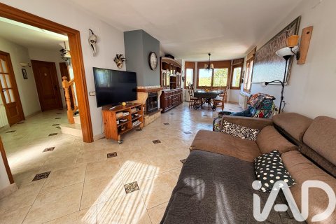 Сasa de 5 dormitorios en venta en Vallirana, Barcelona, Cataluña, Spain № 7415 - foto 27