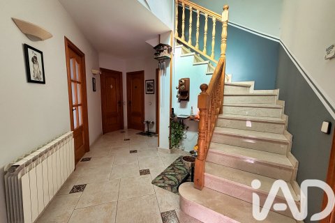 Сasa de 5 dormitorios en venta en Vallirana, Barcelona, Cataluña, Spain № 7415 - foto 26