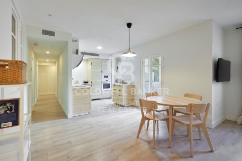 Apartamento de 4 dormitorios en venta en Barcelona, Cataluña, Spain № 5408