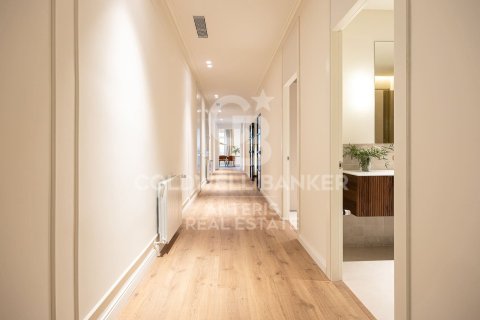Купить квартиру в Барселона, Испания с 4 спальни, 231м², № 5411 - фото 26