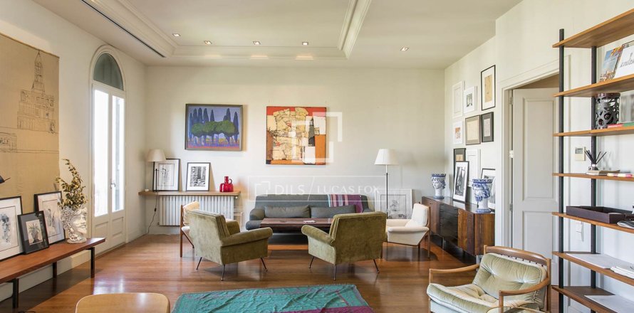 Apartamento de 4 dormitorios en alquiler en Barcelona, Cataluña, Spain № 3754
