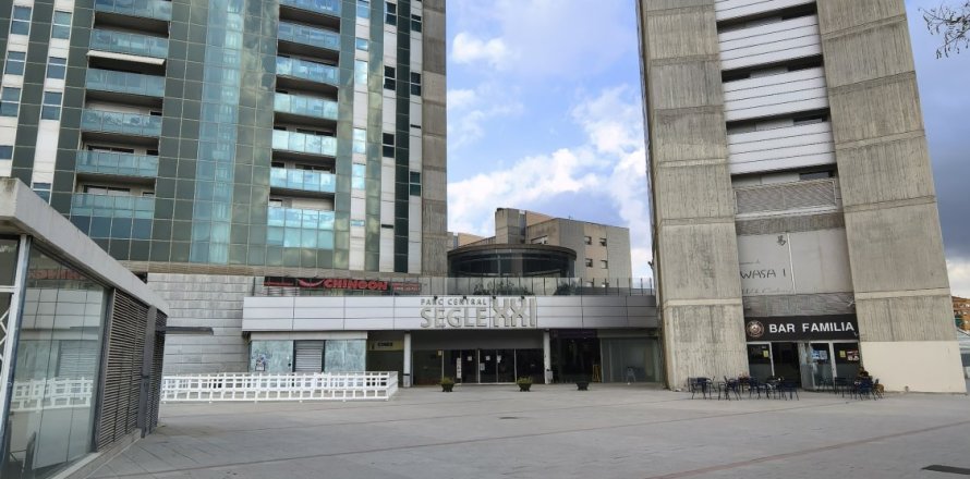 Propiedad comercial de 2340 m² en venta en Barcelona, Cataluña, Spain № 1317