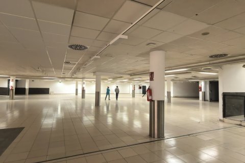 Propiedad comercial de 2340 m² en venta en Barcelona, Cataluña, Spain № 1317 - foto 3
