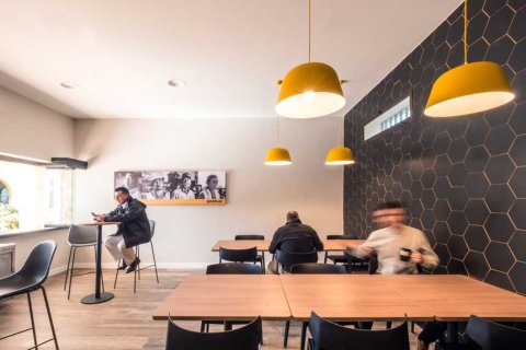 Propiedad comercial en venta en Barcelona, Cataluña, Spain № 1318