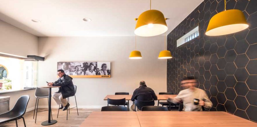 Propiedad comercial en venta en Barcelona, Cataluña, Spain № 1318