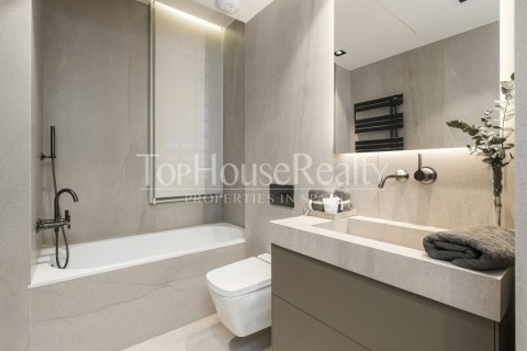 Apartamento de 2 dormitorios en venta en Ciudad Vieja, Barcelona, Cataluña, Spain № 2343 - foto 25