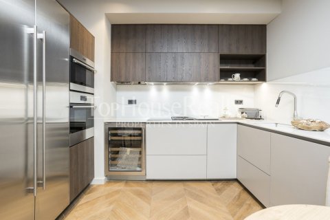 Apartamento de 2 dormitorios en venta en Ciudad Vieja, Barcelona, Cataluña, Spain № 2343 - foto 6