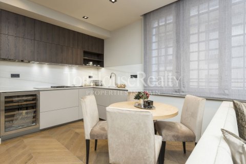 Apartamento de 2 dormitorios en venta en Ciudad Vieja, Barcelona, Cataluña, Spain № 2343 - foto 5