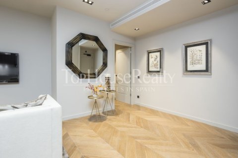 Apartamento de 2 dormitorios en venta en Ciudad Vieja, Barcelona, Cataluña, Spain № 2343 - foto 10