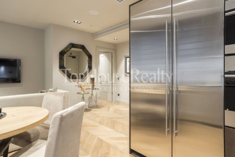 Apartamento de 2 dormitorios en venta en Ciudad Vieja, Barcelona, Cataluña, Spain № 2343 - foto 8