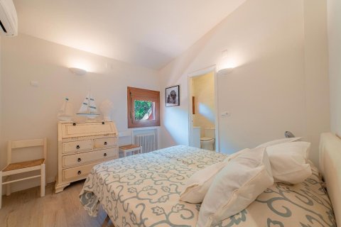 Сasa de 10 dormitorios en venta en Begur, Gerona, Cataluña, Spain № 1758 - foto 12
