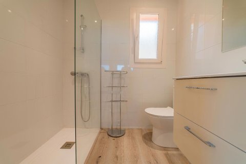 Сasa de 10 dormitorios en venta en Begur, Gerona, Cataluña, Spain № 1758 - foto 24