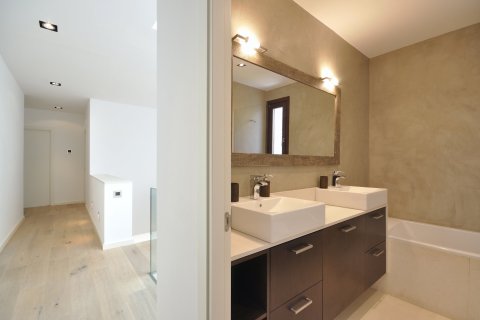 Сasa de 7 dormitorios en venta en Sant Andreu de Llavaneres, Barcelona, Cataluña, Spain № 1753 - foto 19