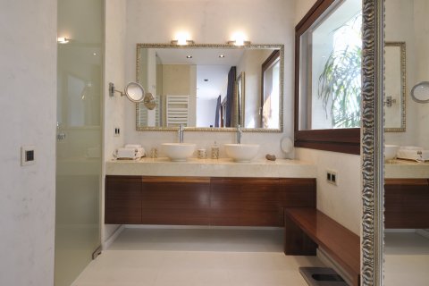 Сasa de 7 dormitorios en venta en Sant Andreu de Llavaneres, Barcelona, Cataluña, Spain № 1753 - foto 24