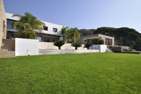 Сasa de 7 dormitorios en venta en Sant Andreu de Llavaneres, Barcelona, Cataluña, Spain № 1753 - foto 2