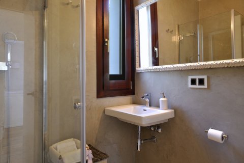 Сasa de 7 dormitorios en venta en Sant Andreu de Llavaneres, Barcelona, Cataluña, Spain № 1753 - foto 28
