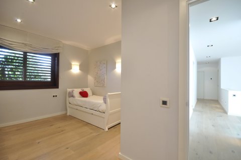 Сasa de 7 dormitorios en venta en Sant Andreu de Llavaneres, Barcelona, Cataluña, Spain № 1753 - foto 16