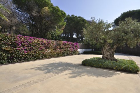 Сasa de 7 dormitorios en venta en Sant Andreu de Llavaneres, Barcelona, Cataluña, Spain № 1753 - foto 7