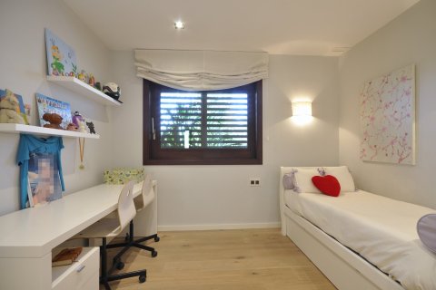 Сasa de 7 dormitorios en venta en Sant Andreu de Llavaneres, Barcelona, Cataluña, Spain № 1753 - foto 15