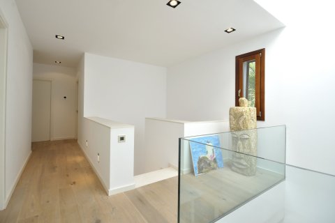 Сasa de 7 dormitorios en venta en Sant Andreu de Llavaneres, Barcelona, Cataluña, Spain № 1753 - foto 12