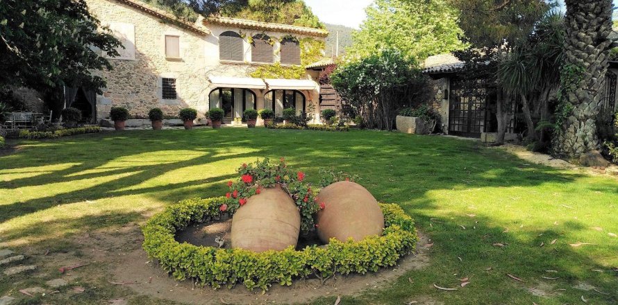 Сasa de 9 dormitorios en venta en Santa Cristina d'Aro, Gerona, Cataluña, Spain № 1759